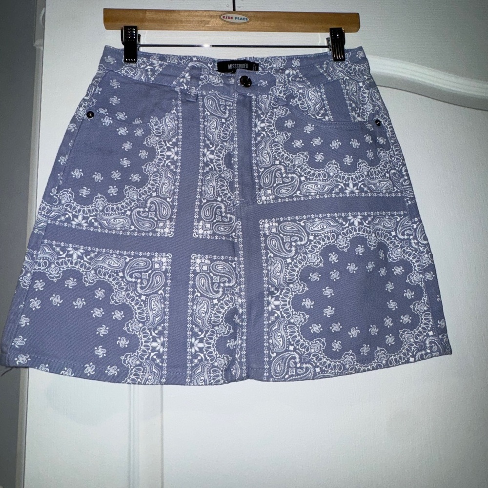 Missguided+ Blue Paisley Mini Skirt